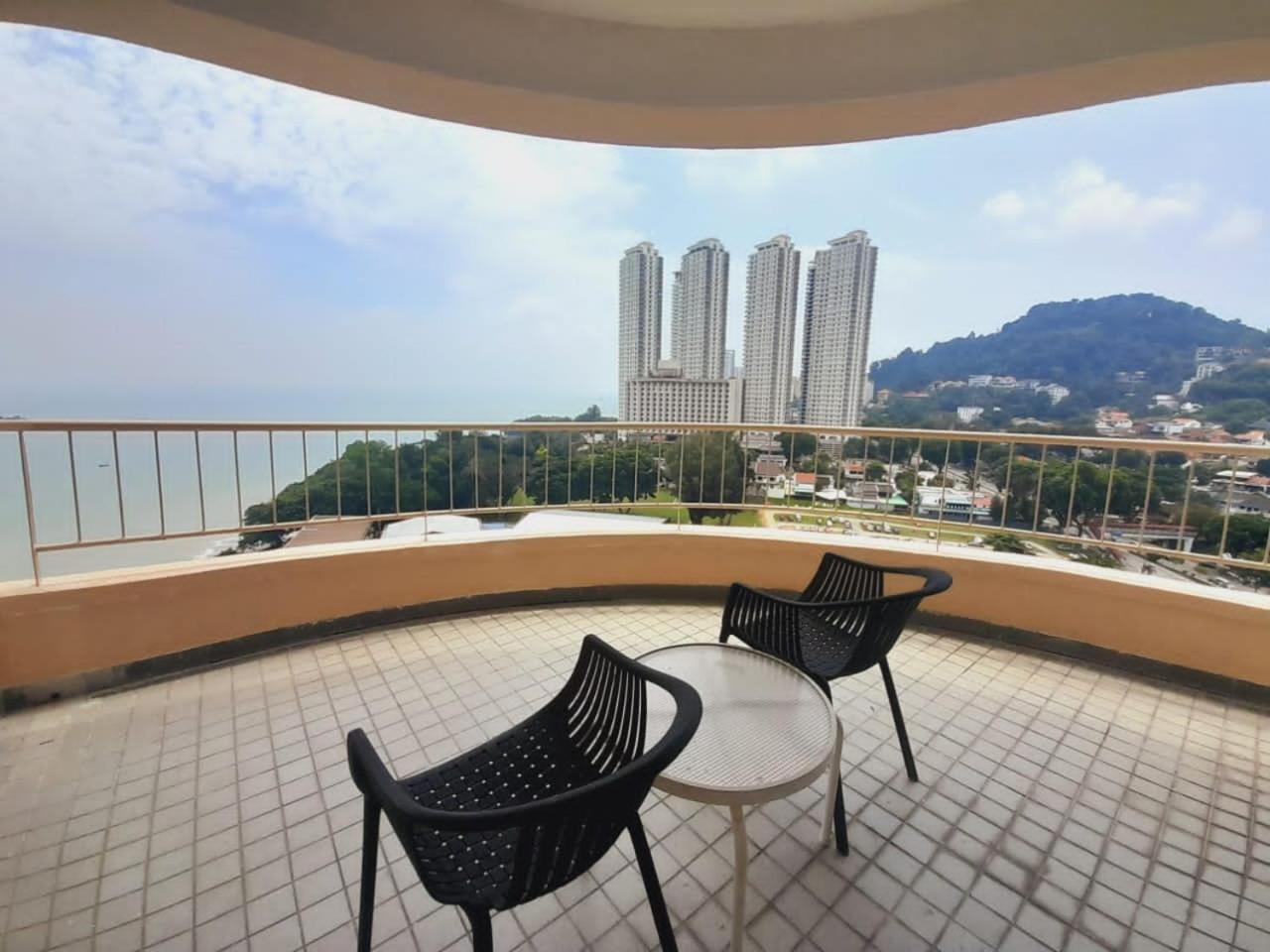 Rainbow Paradise Beachfront Penang Tanjung Bungah  Eksteriør bilde